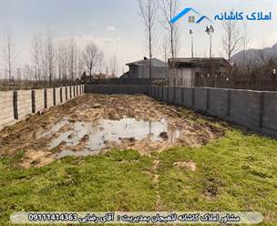 املاک کاشانه لاهیجان - فروش زمین 800 متری در روستای دیزبن لاهیجان، منطقه سرسبز، ویو عالی، دارای کاربری مسکونی، دور دیوار کشی شده و دروازه بزرگ می باشد.