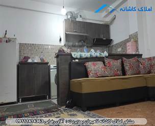 املاک کاشانه لاهیجان - فروش آپارتمان 74 متری در خیابان کوی زمانی لاهیجان، طبقه سوم، 5 سال ساخت، دارای 2 اتاق خواب، تراس، انباری، پکیج و ... می باشد.