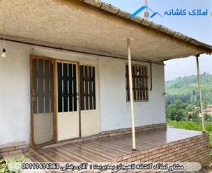فروش خانه ویلایی 800 متری با بنا 60 متری در روستای بنگبر لاهیجان، همکف، دارای 2 اتاق خواب، ویو عالی، امتیازات کامل و ... می باشد.