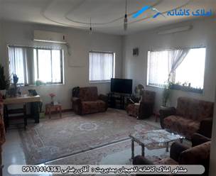 فروش آپارتمان 75 متری در خیابان خرمشهر لاهیجان، طبقه اول، مستقل، دارای 2 اتاق خواب، پارکینگ، انباری،  نورگیر عالی و ... می باشد.
