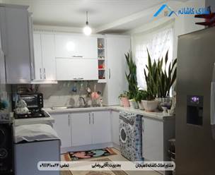 فروش آپارتمان 60 متری در خیابان رزمندگان لاهیجان، طبقه همکف، راه جدا، دارای سند تک برگ، 2 اتاق خواب پارکینگ، کف سرامیک و ... می باشد.