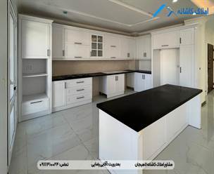فروش واحد آپارتمان 160 متری تک واحدی در خیابان خرمشهر لاهیجان، فول امکانات، دارای 3 اتاق خواب،1 عدد پارکینگ، آسانسور، انباری و ... می باشد.