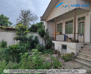 فروش ویلای 316 متری بدون کسر عقب نشینی با 220 متر زیر بنا در خیابان فیاض لاهیجان، دارای 3 اتاق خواب، حیاط و... می باشد.