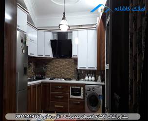 املاک کاشانه لاهیجان - فروش آپارتمان 73 متری در لاهیجان خیابان خرمشهر، دارای  2 اتاق خواب، ورودی مجزا، تراس، طبقه سوم، تک واحدی، انباری و... می باشد.
